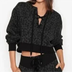 Victoria’s Secret cropped leopard sweatshirt black gray sz L